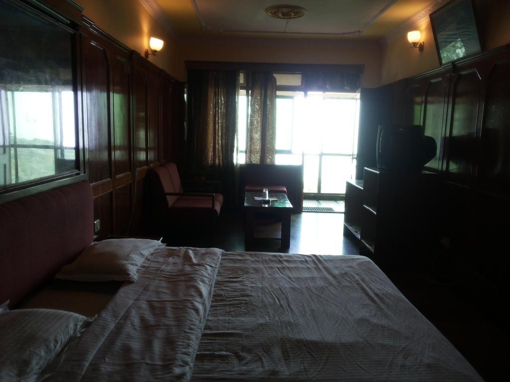 Valley View Hotel Mussoorie Habitación foto